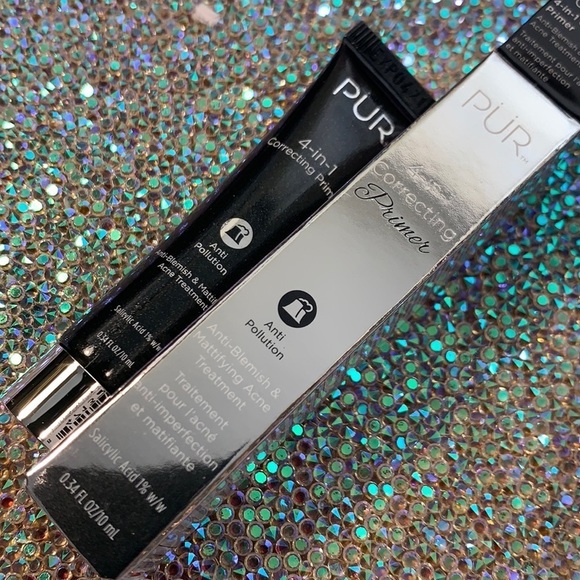 3/$15
 PUR mattifying 4-in-1 correcting primer - Picture 1 of 2